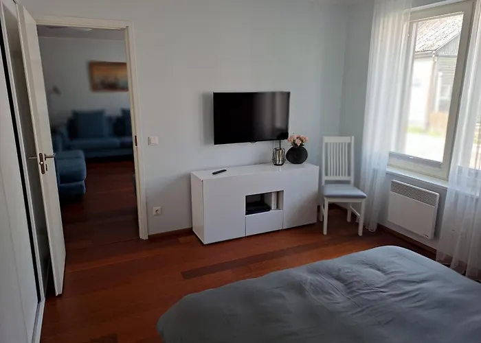 Apartament Tolli 12 *